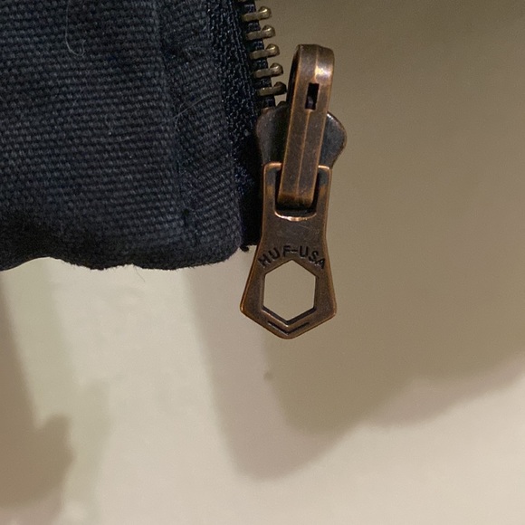 Huf Light Puffer Vest - Picture 8 of 9